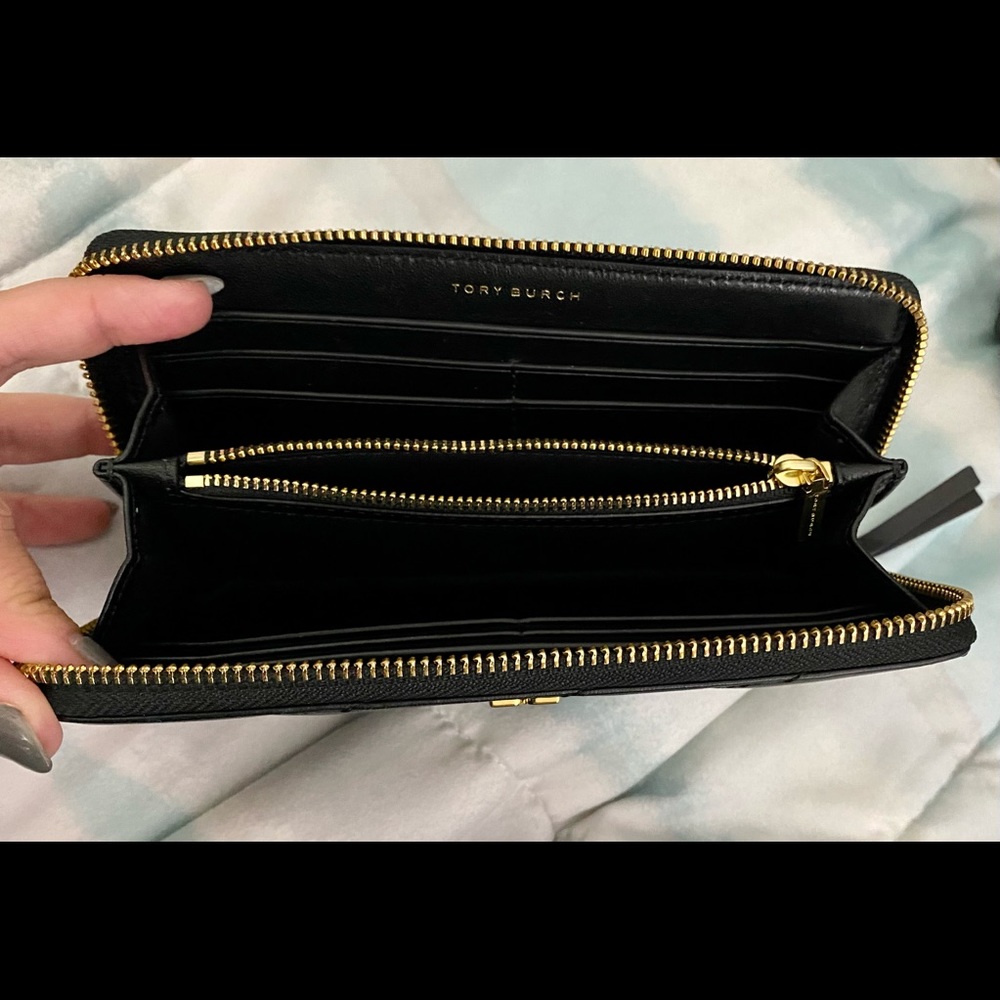 Tory Burch Kira Chevron Zip Continental Wallet